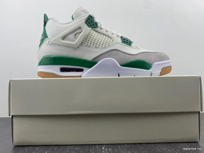 Air 4 Jordan Green Pine DR5415-103 x Nike SB 0813